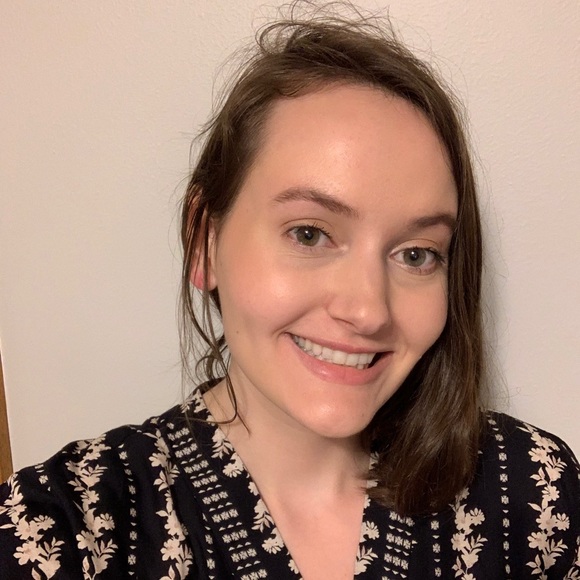 Meet your Posher, Emily - Picture 4 of 4